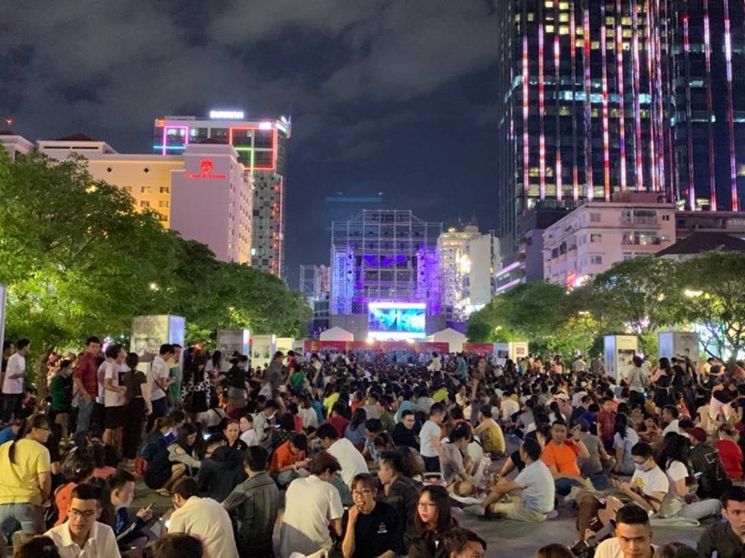 Rộn ràng đón năm mới 2019 khắp 3 miền-31