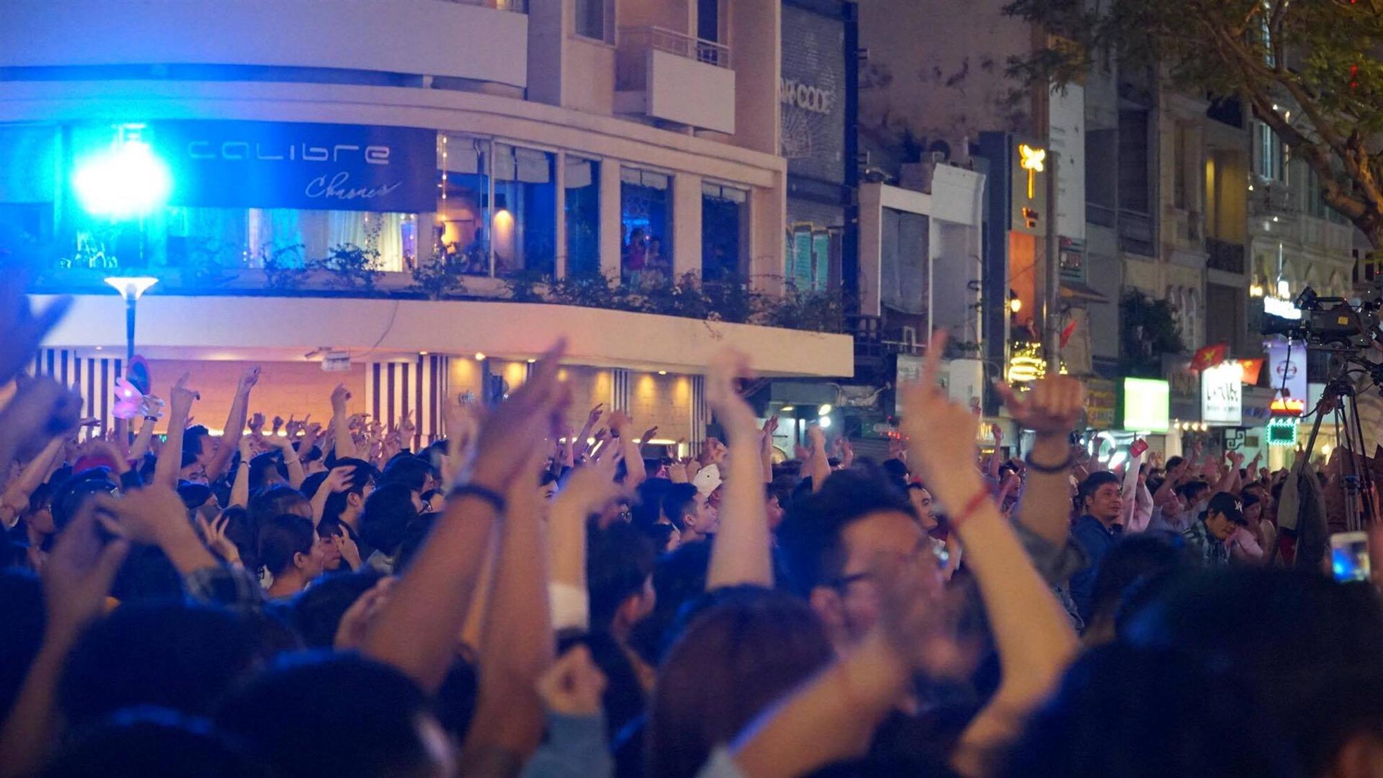 Rộn ràng đón năm mới 2019 khắp 3 miền-34