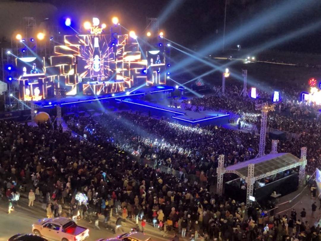 Rộn ràng đón năm mới 2019 khắp 3 miền-42
