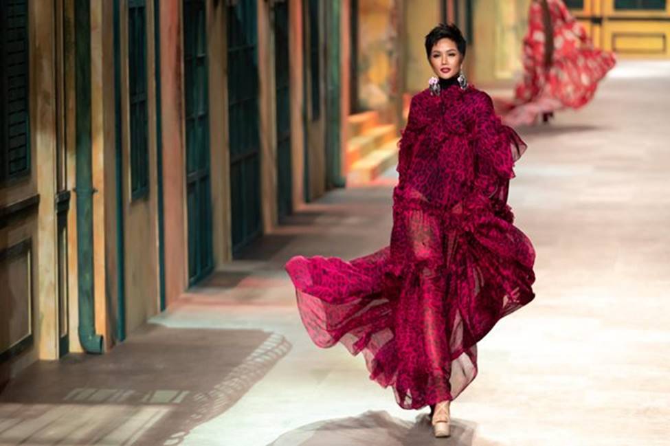 Chào 2019: Mai Phương Thúy lấy chồng, Phương Khánh - HHen Niê thì chưa-10