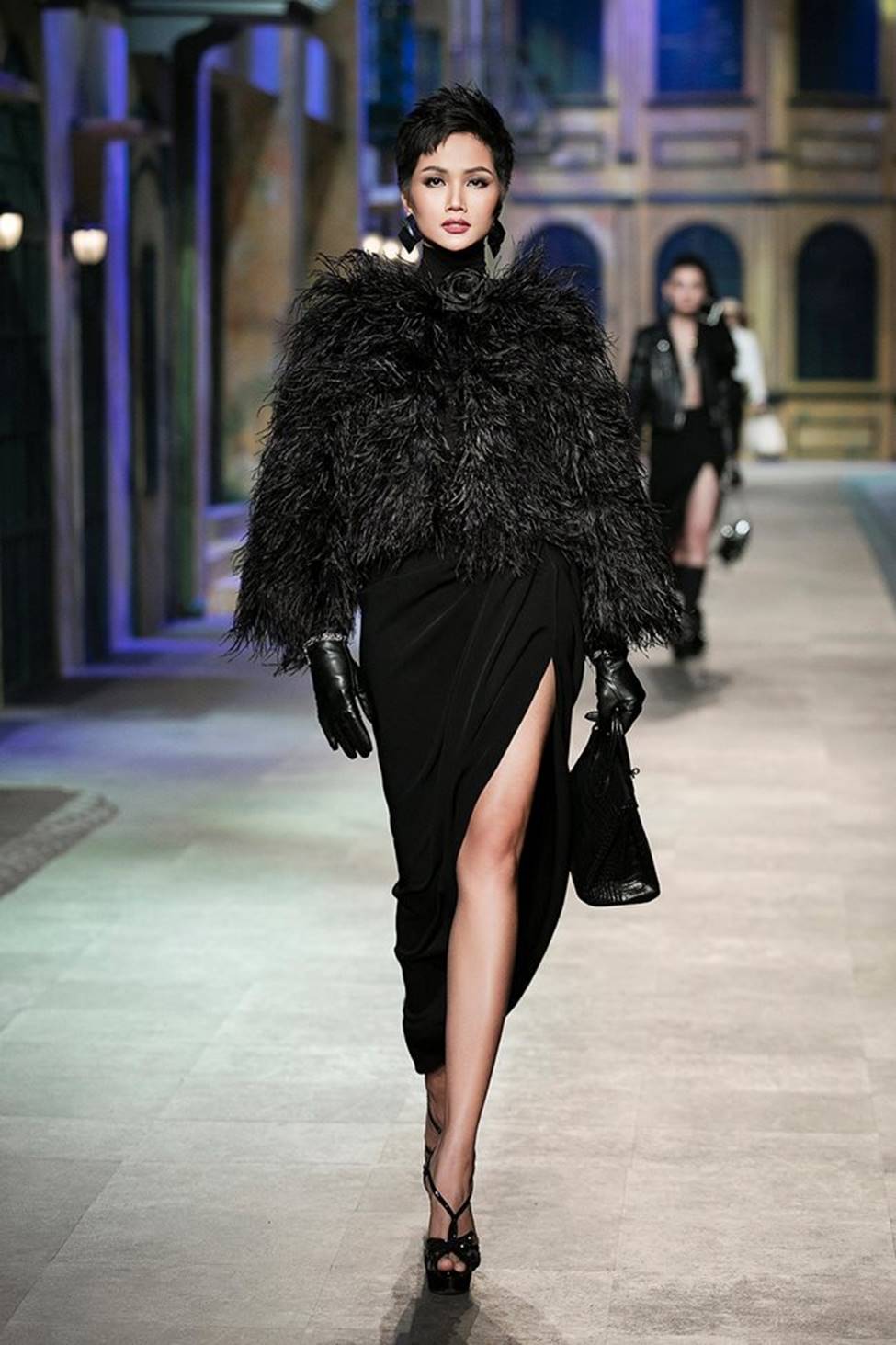 Chào 2019: Mai Phương Thúy lấy chồng, Phương Khánh - HHen Niê thì chưa-11