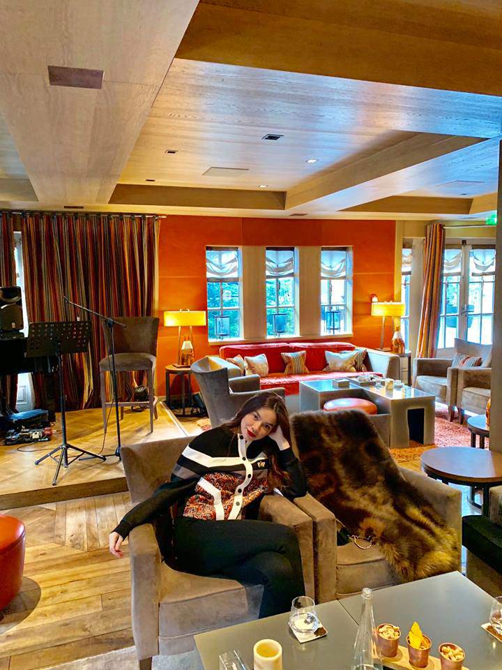 Ngắm BST áo lông xa hoa của Hồ Ngọc Hà, chiếc rẻ nhất có giá 90 triệu đồng-5