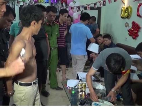 Tổ chức sinh nhật hoành tráng cho vợ bé, đại ca quê lúa nhận kết đắng