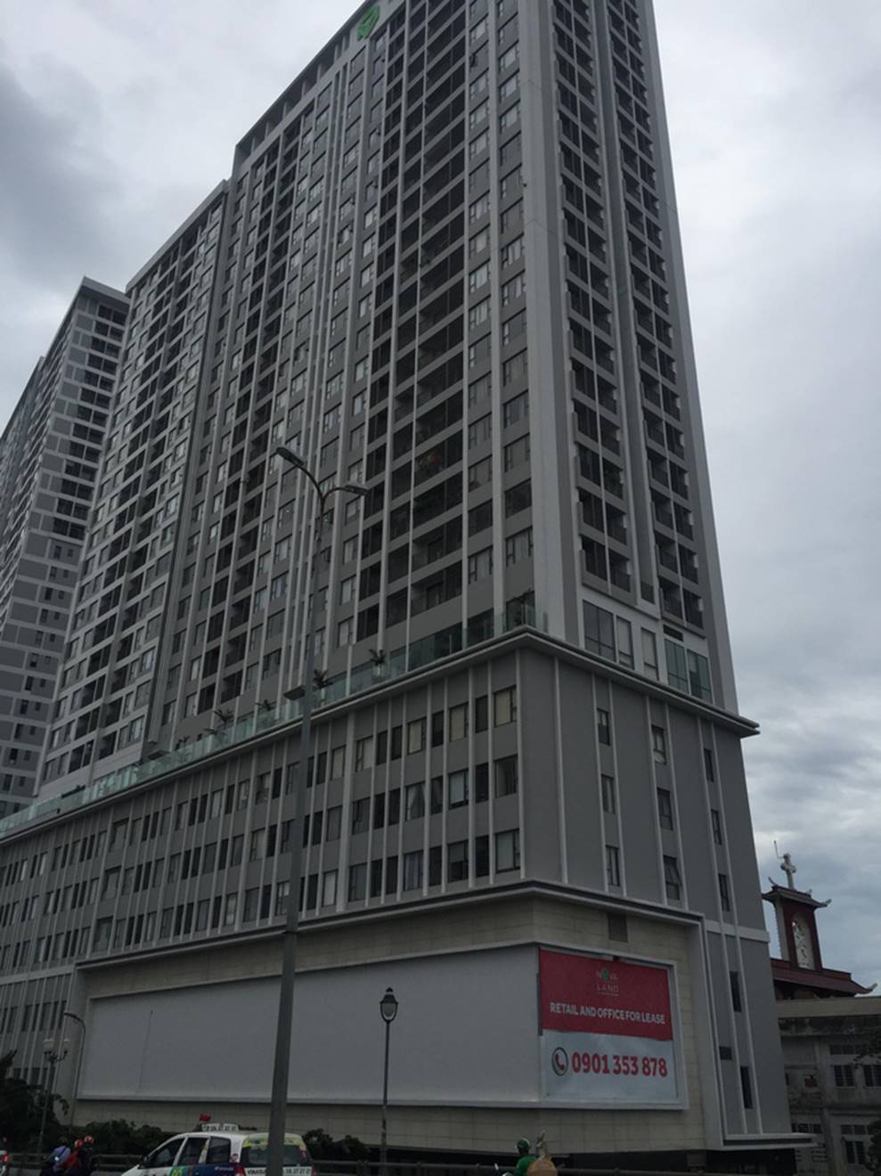 TP.HCM: Em bé 4 tuổi tử vong thương tâm sau tiếng động mạnh ở tầng 8 chung cư River Gate-2