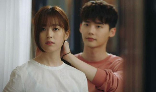 Chồng mua quà năm mới cho vợ và tình nhân nhưng lại tặng nhầm, vợ ra tay bắt tại trận” khiến cả hai không cãi nổi-1