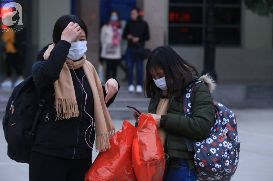Sau kỳ nghỉ dài, người dân lại ùn ùn kéo về Hà Nội trong ngày đầu năm mới 2019-14