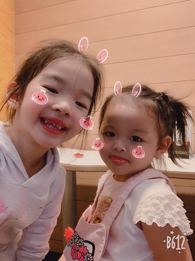 Sao nhí đón năm mới: Nhà giàu nhưng 2 con Jennifer Phạm khó quên vì thứ rẻ hều này!-5