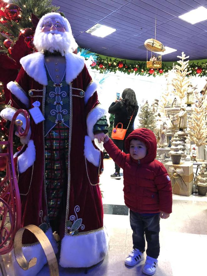 Sao nhí đón năm mới: Nhà giàu nhưng 2 con Jennifer Phạm khó quên vì thứ rẻ hều này!-8