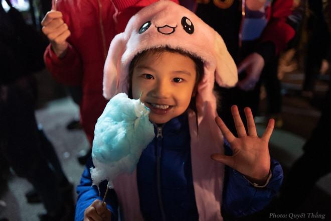 Sao nhí đón năm mới: Nhà giàu nhưng 2 con Jennifer Phạm khó quên vì thứ rẻ hều này!-2