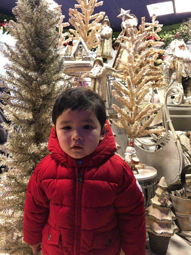 Sao nhí đón năm mới: Nhà giàu nhưng 2 con Jennifer Phạm khó quên vì thứ rẻ hều này!-9