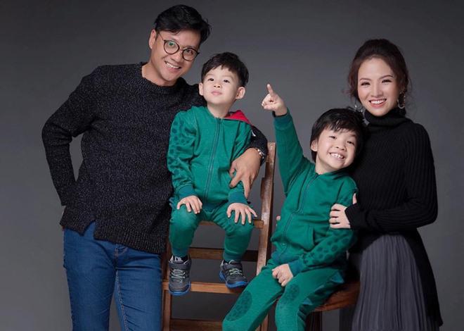 Sao nhí đón năm mới: Nhà giàu nhưng 2 con Jennifer Phạm khó quên vì thứ rẻ hều này!-12