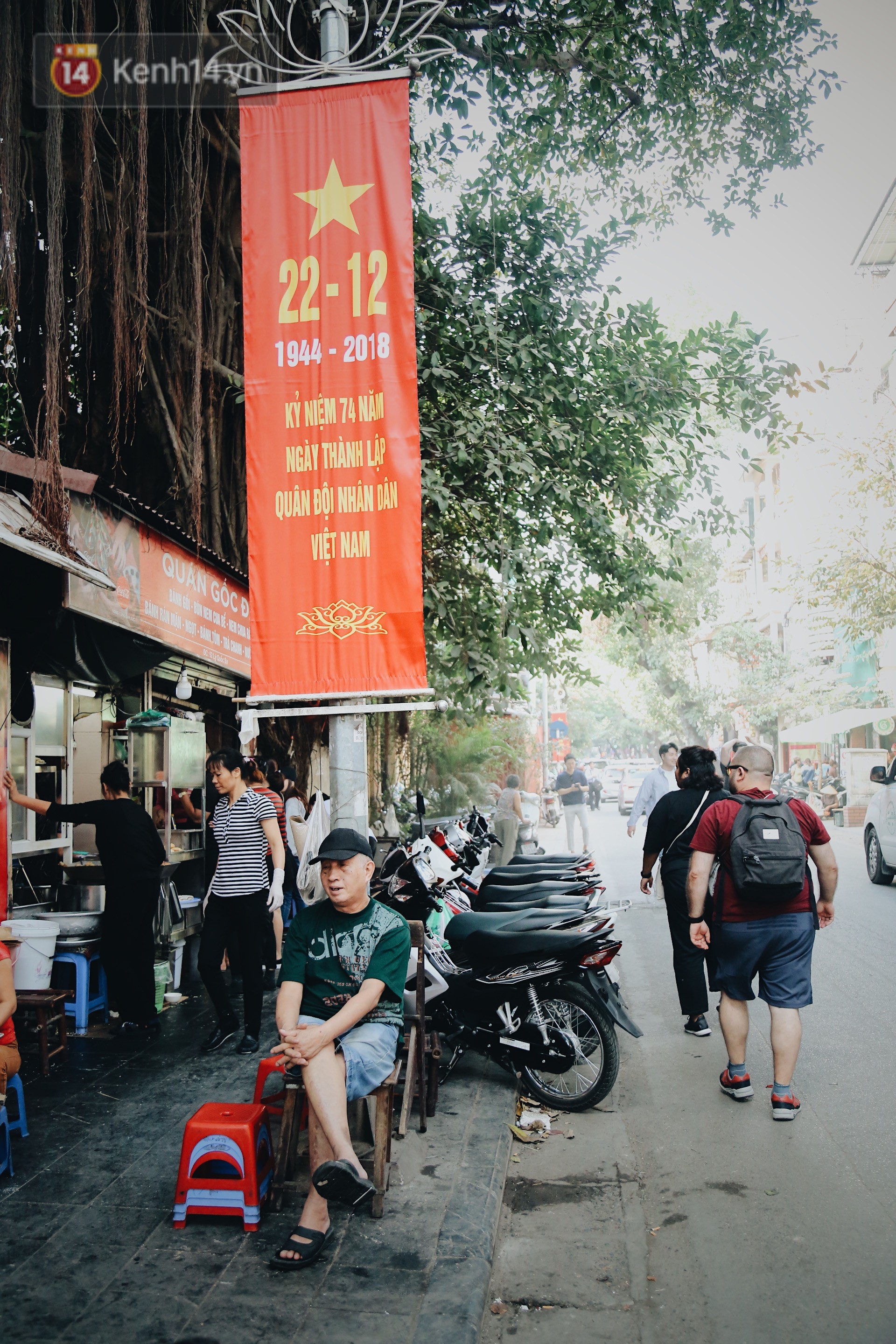 Câu chuyện về vết sẹo dài trên cơ thể người kéo chuông cuối cùng ở Nhà thờ lớn Hà Nội-9