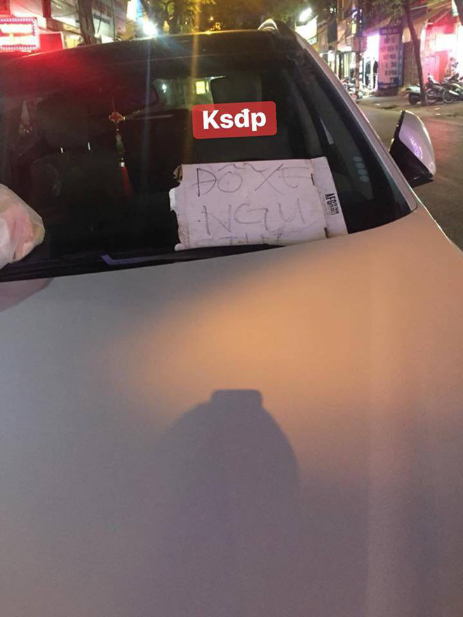 Chiếc xe ô tô đáng thương trong đêm cuối năm 2018 được chia sẻ nhiều trên mạng xã hội-2