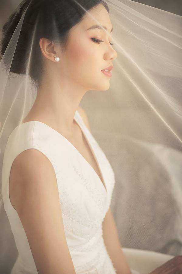 Á hậu Thanh Tú tái xuất sau chuyến trăng mật Châu Âu-10