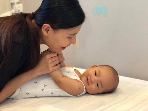 Những bức ảnh đoàn viên ấm áp của gia đình nhà sao Việt đầu năm 2019-4