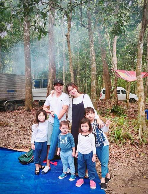 Những bức ảnh đoàn viên ấm áp của gia đình nhà sao Việt đầu năm 2019-9