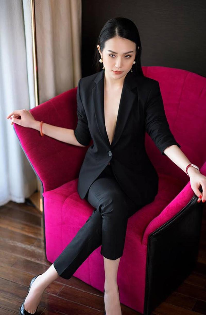 Qua 2 lần sinh nở nhưng phải thừa nhận vợ Tuấn Hưng là vợ ca sĩ Việt quyến rũ nhất-7