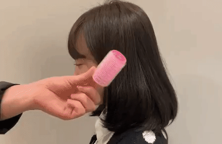 Tuyệt chiêu cuốn lô chỉ tốn đúng 3 giây đã mang đến kiểu mái phồng nhẹ xinh tuyệt-1