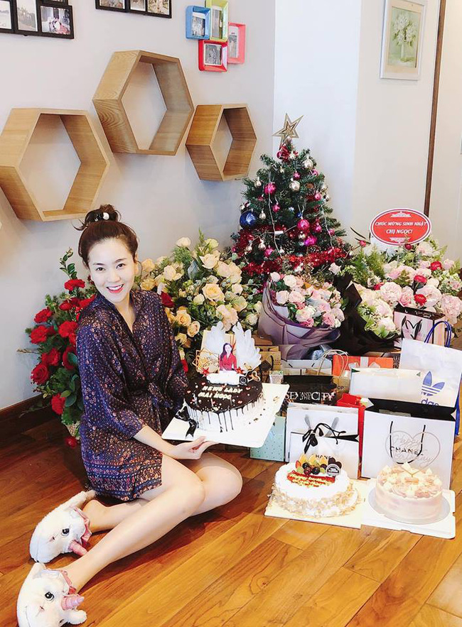MC Mai Ngọc đón sinh nhật tuổi 28 đầy ý nghĩa, ngập trong quà và hoa, cũng là ngày chia tay bản tin thời tiết-1