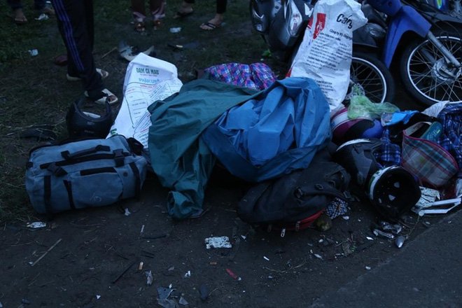 Hình ảnh nhói lòng nơi chiếc xe container lao vào đoàn người chờ đèn đỏ ở Long An-10