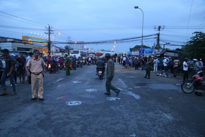 Hình ảnh nhói lòng nơi chiếc xe container lao vào đoàn người chờ đèn đỏ ở Long An-2