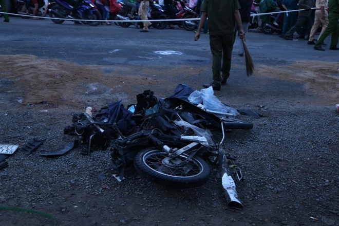 Hình ảnh nhói lòng nơi chiếc xe container lao vào đoàn người chờ đèn đỏ ở Long An-5