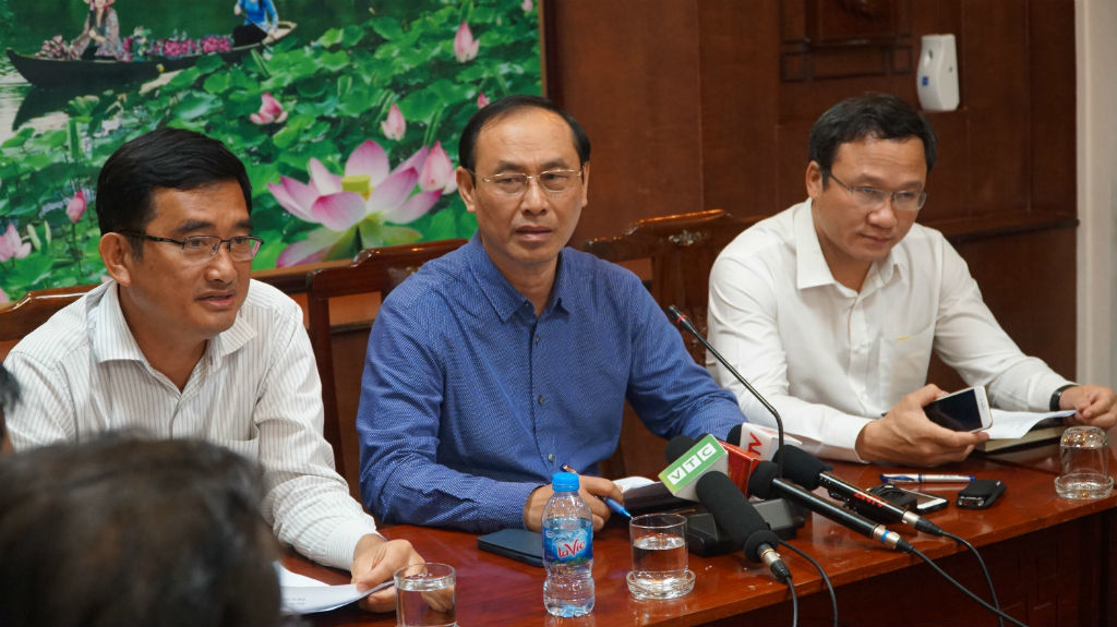 Long An họp báo khẩn vụ xe container tông chết 4 người-3