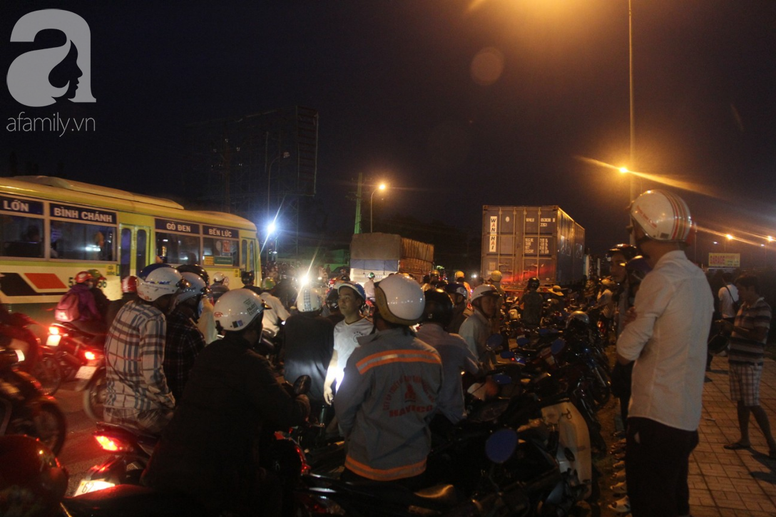 Tài xế container đi ăn tân gia, nghi có sử dụng rượu bia trước khi gây tai nạn khiến hơn 20 người thương vong-10