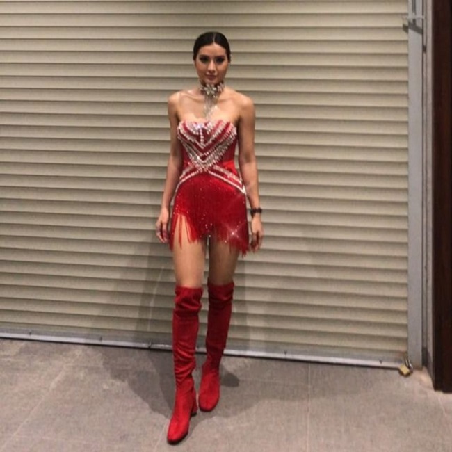 Ca sĩ An Giang chỉ yêu ai kiếm 100 triệu/tháng nói gì khi bị chê mặc lố lăng?-9