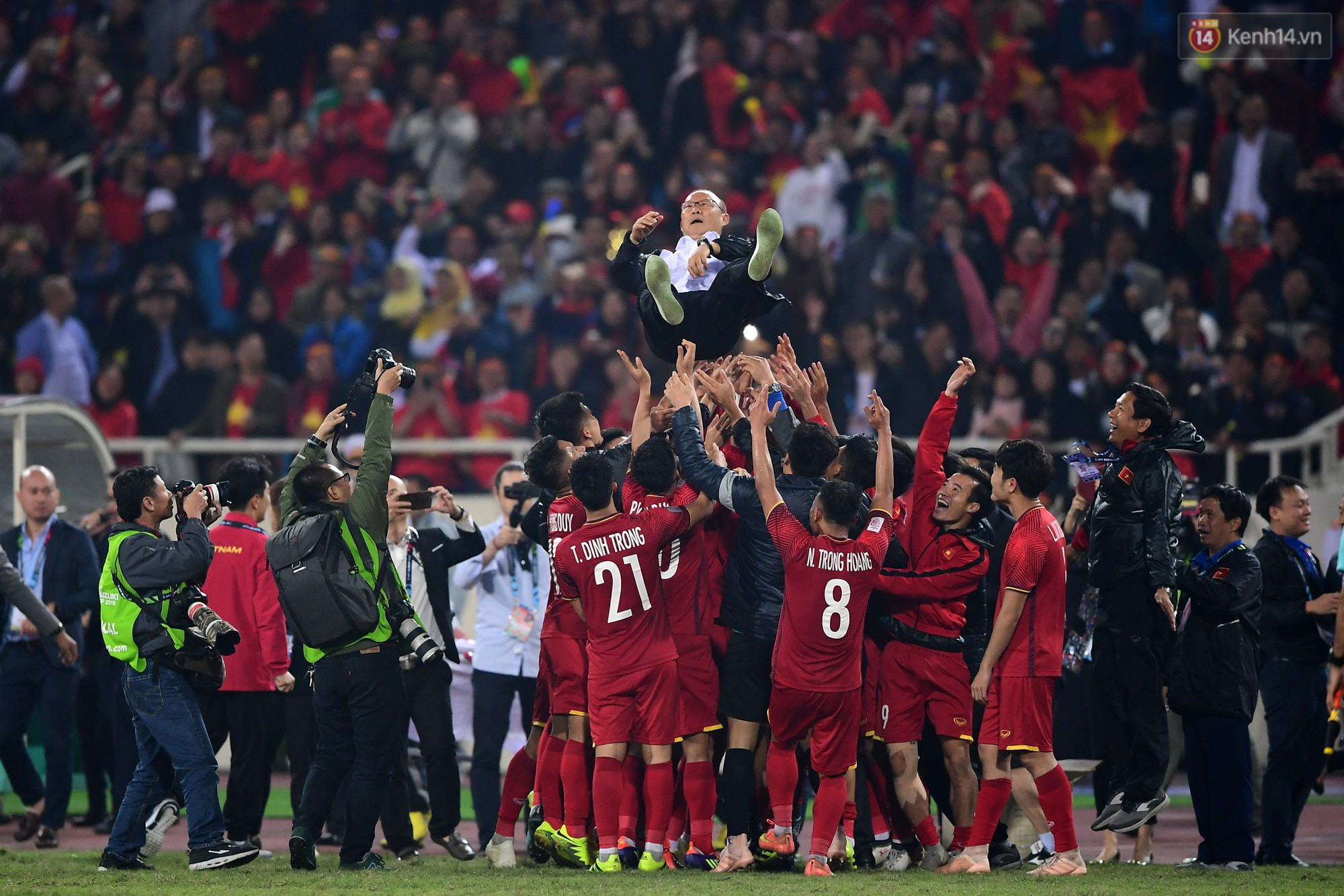 Buổi phỏng vấn đầu năm 2019 của thầy Park với báo Hàn Quốc: Thú thật, tôi sợ bị sa thải chỉ sau 8 tháng-2