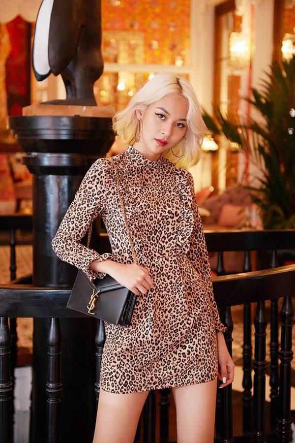 Thời trang họa tiết da beo, ai sến mặc ai, Phí Phương Anh diện sang vô cùng-2