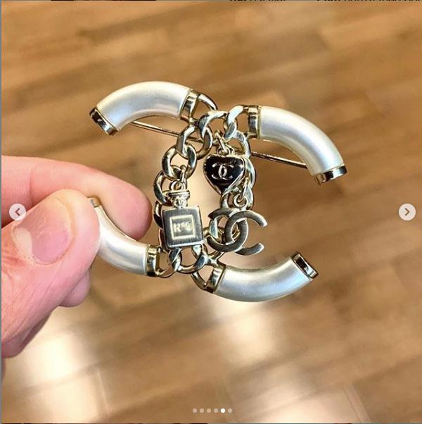 Không hổ danh là MC triệu đô, Trấn Thành mua 1 lúc 14 chiếc ghim cài áo hàng hiệu-7