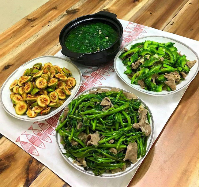 Nàng dâu mới lụi hụi nấu cơm nhưng mẹ chồng quyết không động đũa, chị em xem qua liền chỉ ra loạt lý do-1