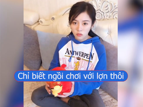 CLIP: Xe máy điện lạc trôi trước đầu ô tô và cái kết khó hiểu của người phụ nữ sau 2 giây đi liều-1