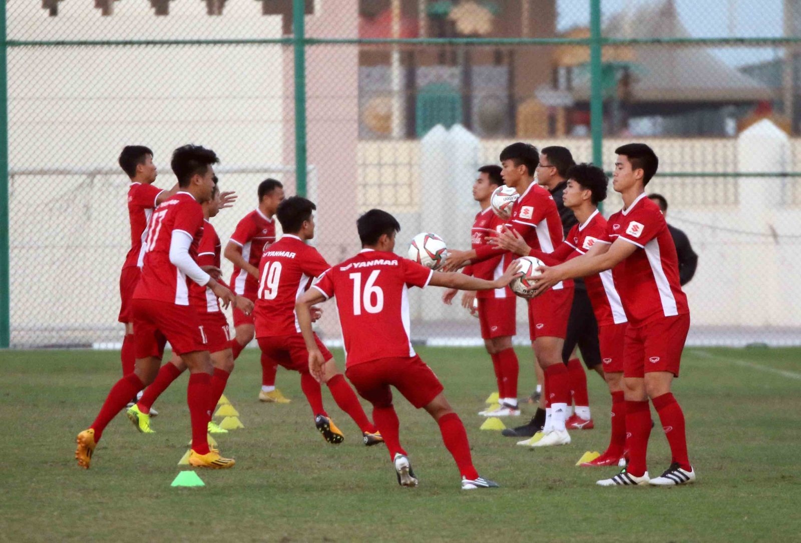 Thầy Park thở phào trước ngày sang UAE dự Asian Cup-3