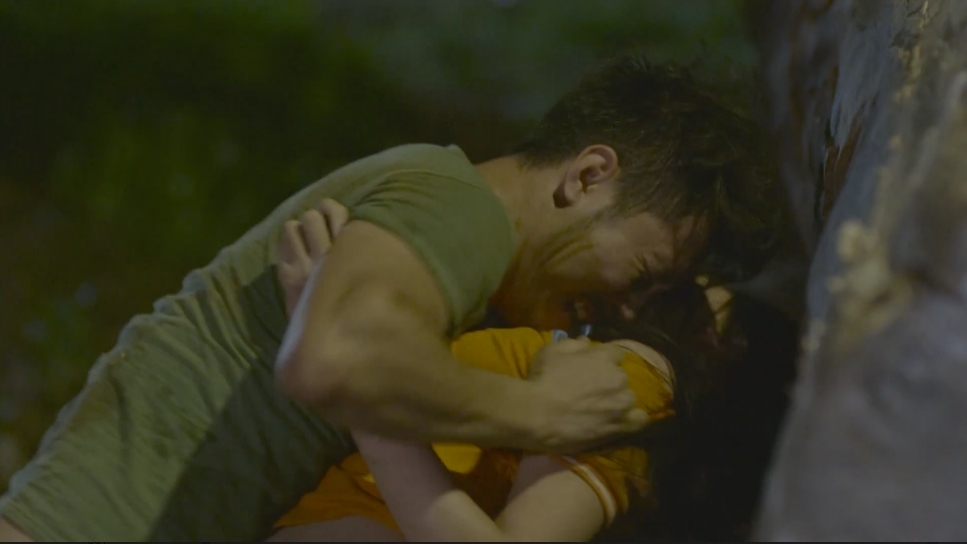 Những cô gái trong thành phố ngập cảnh cưỡng bức không kém Quỳnh búp bê-2