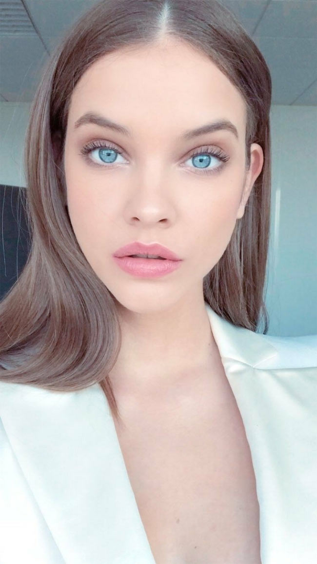 Những tuyệt sắc giai nhân dìm đối phương trong đôi mắt biển hồ-13