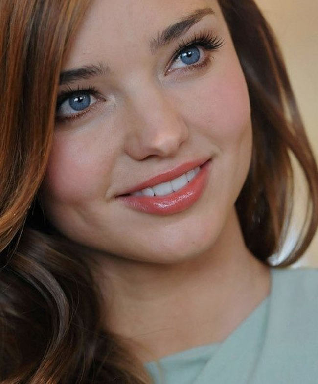 Những tuyệt sắc giai nhân dìm đối phương trong đôi mắt biển hồ-16