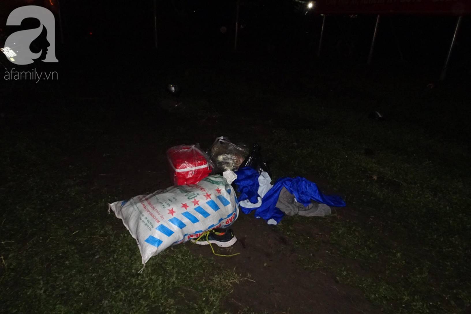 Đám tang đẫm nước mắt của những nạn nhân vụ tai nạn: Dưới bánh xe container định mệnh, họ chẳng bao giờ tỉnh dậy nữa-5