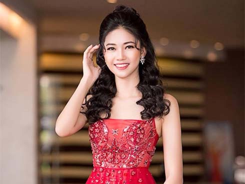 Mẹ ruột Á hậu Tú Anh bất ngờ viết status xin lỗi sau khi con gái công khai chuyện sinh con-5