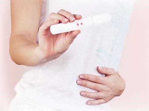 Bị ép phá thai, cô gái đâm nam thanh niên nguy kịch