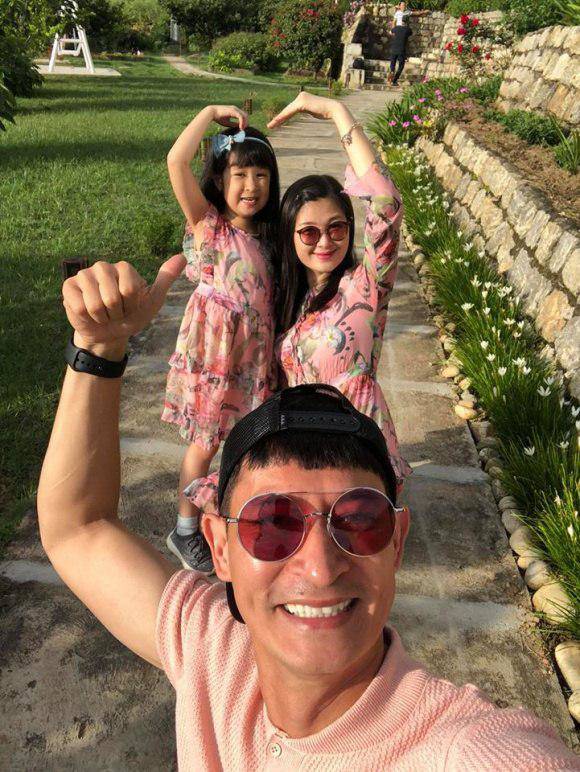 Cãi gia đình, có bầu trước cưới, Á hậu gợi cảm Anh Thư giờ làm mẹ thế nào?-13