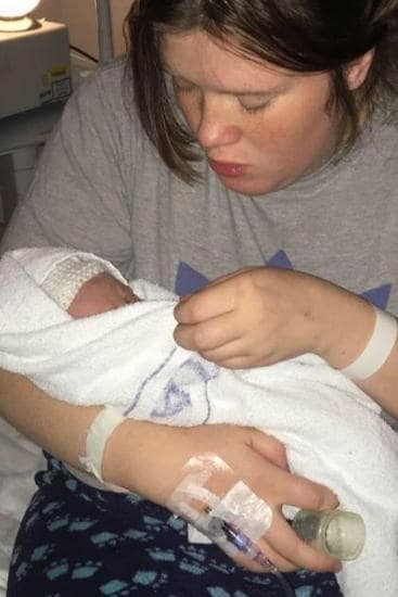 Mẹ hoảng loạn khi con trai 4 tháng tuổi tử vong trong lúc ngủ bởi hội chứng trẻ sơ sinh nào cũng có thể mắc-1