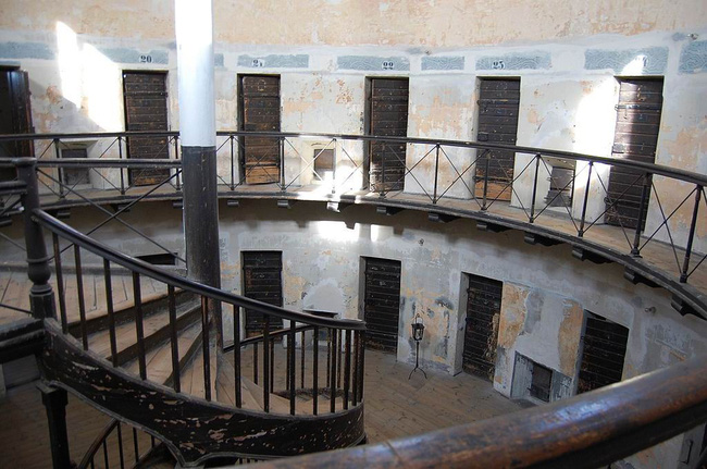 Bà mẹ nuôi tàn độc nhất lịch sử, giết hại 8 đứa trẻ sơ sinh vô tội và huyền thoại rợn người về thành cổ nổi tiếng Thụy Điển-4