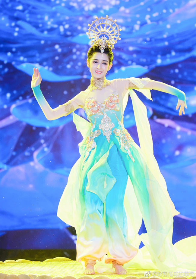 2 cô gái Tân Cương đẹp tới mức được ví như tiên nữ hạ phàm-2