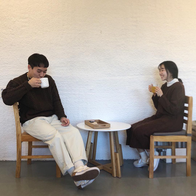 Thấy chồng giao du với gái hư, cứ vui vẻ vẫy chào, cấm đay nghiến - lời khuyên lạ khiến chị em giật mình-2