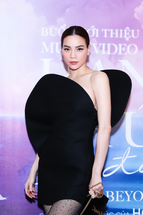 Hà Hồ mang cả Subeo và bạn trai Kim Lý vào MV kỹ xảo 3D-9