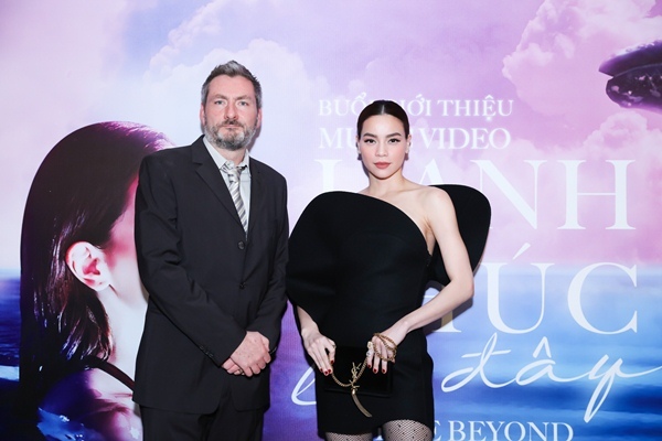 Hà Hồ mang cả Subeo và bạn trai Kim Lý vào MV kỹ xảo 3D-6