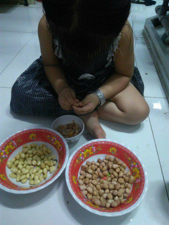 Dạy con làm việc nhà từ năm 2 tuổi, 4 tuổi bé gái đã biết làm mọi việc giúp mẹ, ai cũng phải trầm trồ-12