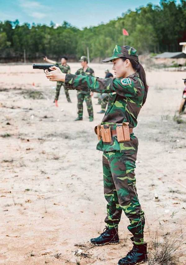 Nữ quân nhân- Người đẹp quyến rũ nhất Hoa hậu Du lịch quốc tế là ai?-4